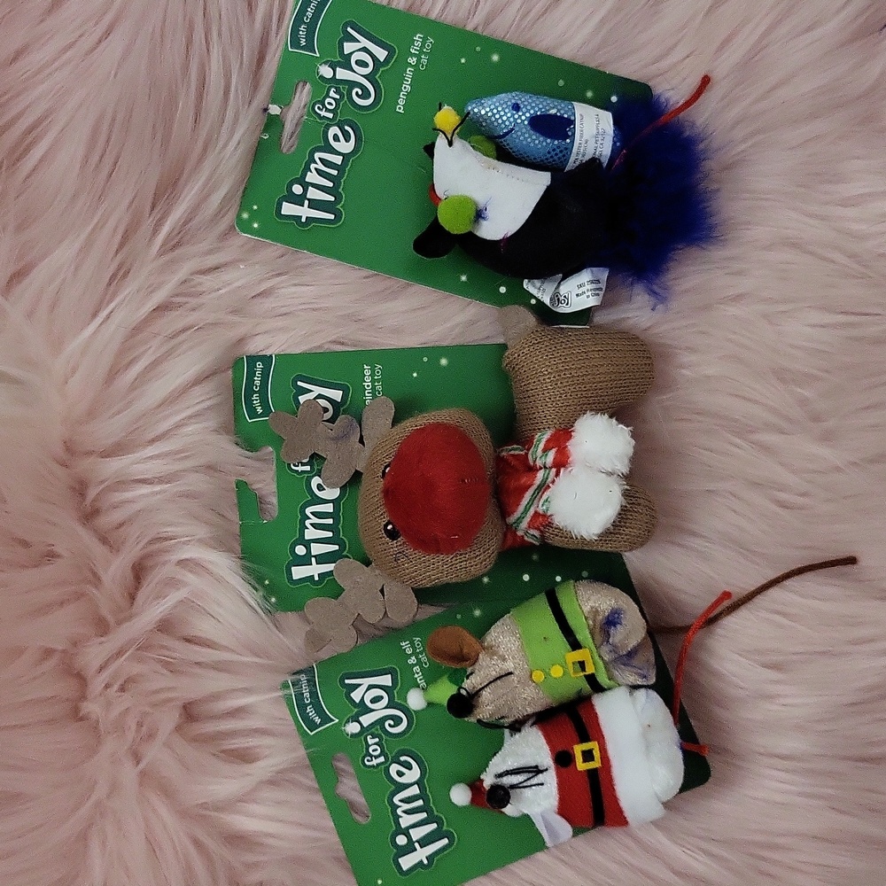 Brand New INTERNATIONAL PET HOLIDAY INSPIRED Cat Toys-3CT.